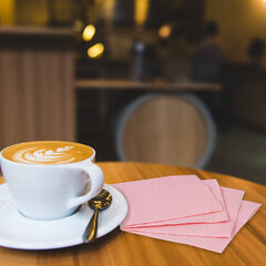 Салфетки бумажные, 250 штук, 24&times;24 см, LAIMA, красные (пастельный цвет), 100% целлюлоза, 111950