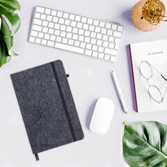 Блокнот А5 138&times;213 мм BRAUBERG &laquo;Voylok&raquo;, войлок, резинка, держатель, 80 л., клетка, черный, 117134