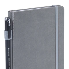 Блокнот А5 135&times;212 мм BRAUBERG &laquo;Edge&raquo;, под кожу, резинка, держатель, 80 л., клетка, серый, 117146