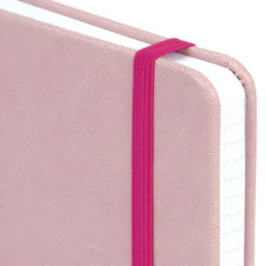 Блокнот А5 135&times;212 мм BRAUBERG &laquo;Edge&raquo;, под кожу, резинка, держатель, 80 л., клетка, розовый, 117148