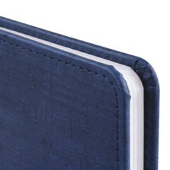 Еженедельник датированный 2026 МАЛЫЙ ФОРМАТ 95&times;155 мм, А6, BRAUBERG &laquo;Wood&raquo;, под кожу, синий, 117195