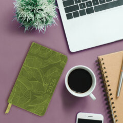 Еженедельник датированный 2026 МАЛЫЙ ФОРМАТ 95&times;155 мм, А6, BRAUBERG &laquo;Foliage&raquo;, под кожу, зеленый, 117198