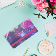 Еженедельник датированный 2026 с резинкой 171&times;93 мм, BRAUBERG, твердый, УФ-ЛАК, 64 л., &laquo;Цветы&raquo;, 117348