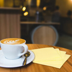 Салфетки бумажные 100 штук, 24&times;24 см, LAIMA, жёлтые (пастельный цвет), 100% целлюлоза, 126908