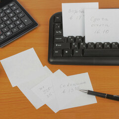 Блок для записей STAFF в подставке прозрачной, куб 9&times;9&times;9 см, белый, белизна 70-80%, 129202