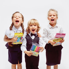 Восковые мелки трехгранные утолщенные ЮНЛАНДИЯ &laquo;ЮНЛАНДИК НА ПРАЗДНИКЕ&raquo;, НАБОР 12 цветов, 227293