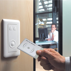 Бейдж вертикальный (85&times;55 мм), без держателя, СЕРЫЙ, твердый пластик, BRAUBERG, 235760