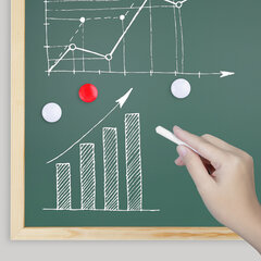 Доска для мела магнитная 45&times;60 см, зеленая, деревянная рамка, BRAUBERG &laquo;Wood&raquo;, 238798