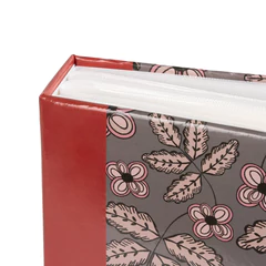 Фотоальбом BRAUBERG на 200 фото 10&times;15 см, твердая обложка, &laquo;Флора&raquo;, серый с красным, 391121