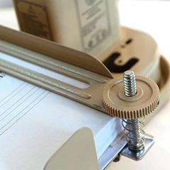 Станок для архивного переплета YUNGER M368 (Юнгер), 250 Вт, лоток, сшивка до 100 мм (950 листов)