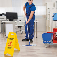 Знак предупреждающий &laquo;Осторожно! Скользкий пол!&raquo; пластиковый, 62&times;30 см, LAIMA PROFESSIONAL, 608006