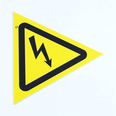 Знак безопасности &laquo;Опасность поражения электрическим током&raquo;, КОМПЛЕКТ 3 штук, 200&times;200&times;2 мм, пластик, W 08