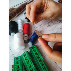 Набор ниток &laquo;Помощница&raquo;, 7 шт., 35 ЛЛ/<wbr/>100 ЛЛ, 200 м, иглы, сантиметр, наперсток, ОСТРОВ СОКРОВИЩ, 662791