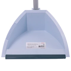 Совок VILEDA PROFESSIONAL с длинной ручкой 85 см, ширина 22 см, зубцы для очистки щеток, резиновая кромка, 146349