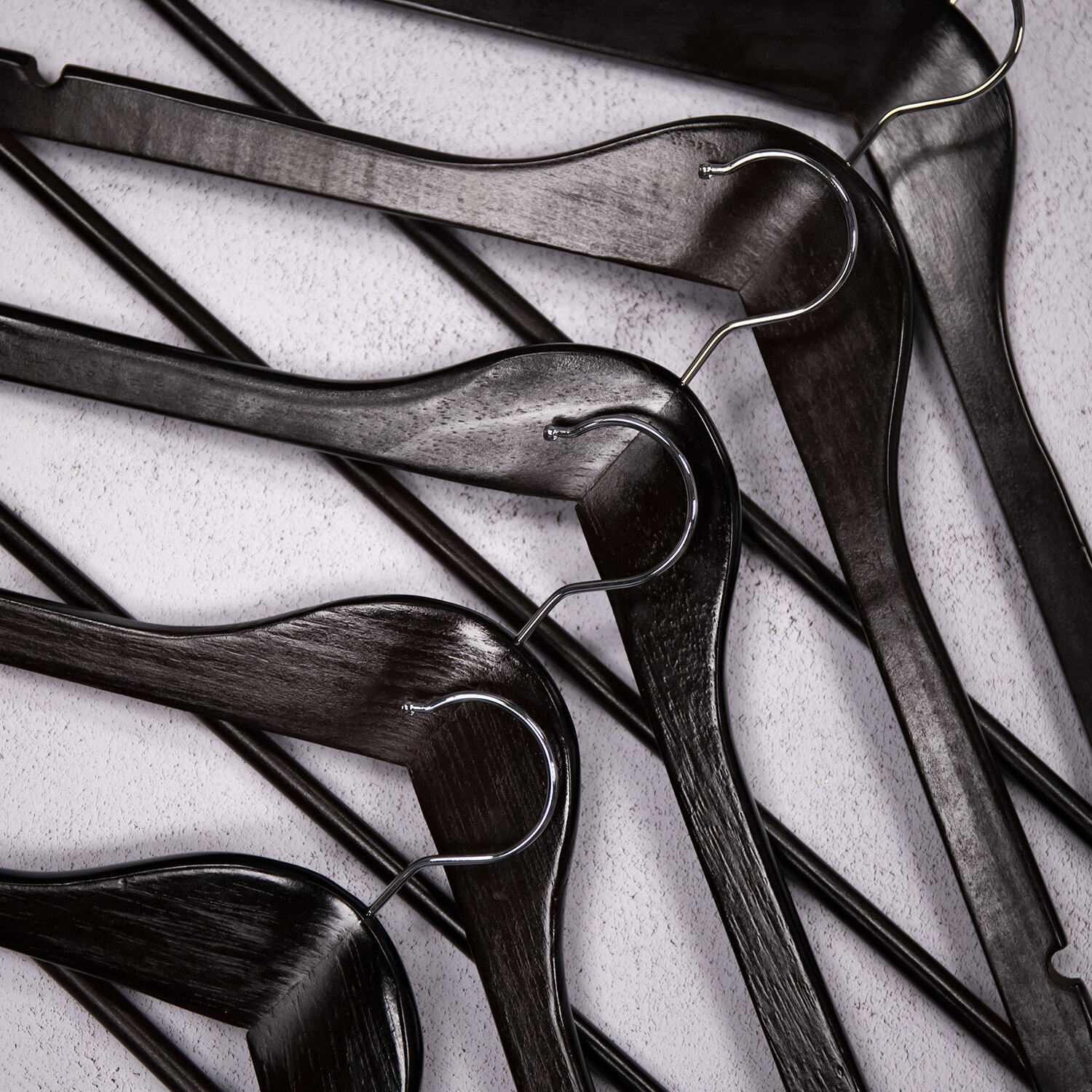 Вешалка-плечики КОМПЛЕКТ 5 шт., деревянные, перекладина, цвет шоколад, 48-50, BRABIX "Стандарт", 880299