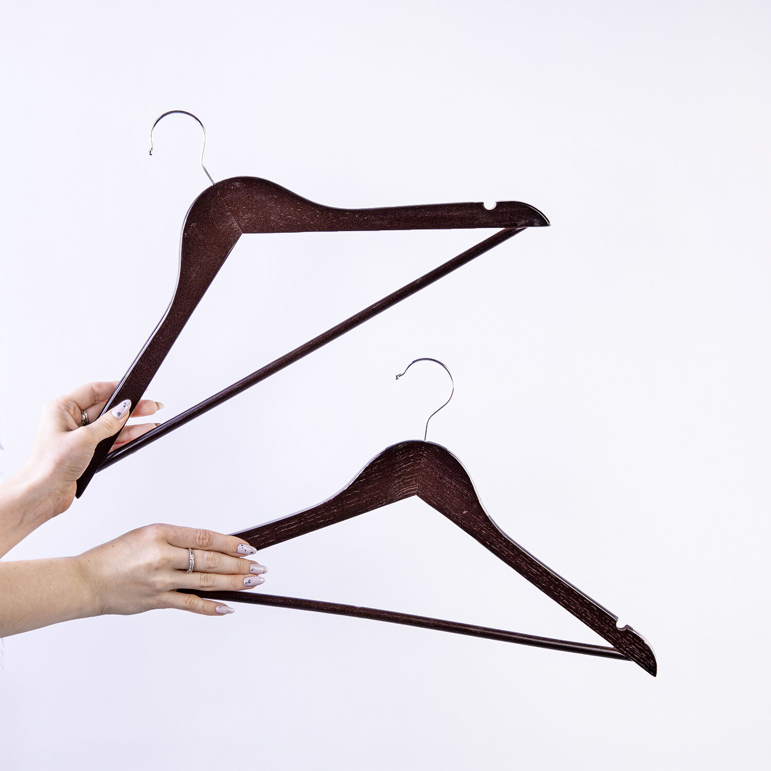 Вешалка-плечики КОМПЛЕКТ 5 шт., деревянные, перекладина, цвет шоколад, 48-50, BRABIX "Стандарт", 880299